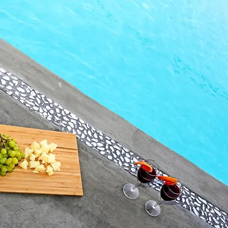 빌라 Cycladic Breeze With Private Pool